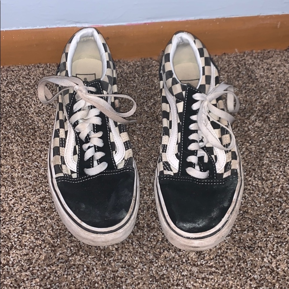 CHECKERBOARD VANS